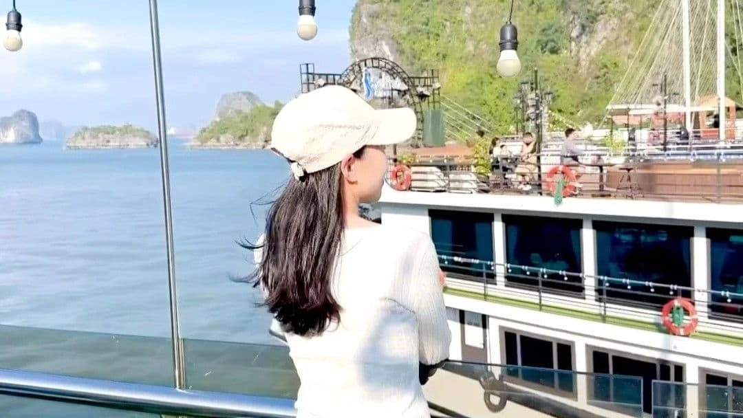 下龙湾美女